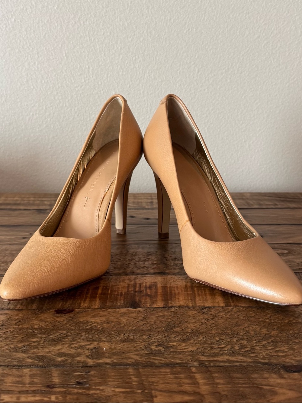 Banana Republic Tan Pointed-Toe Leather Stiletto Pumps